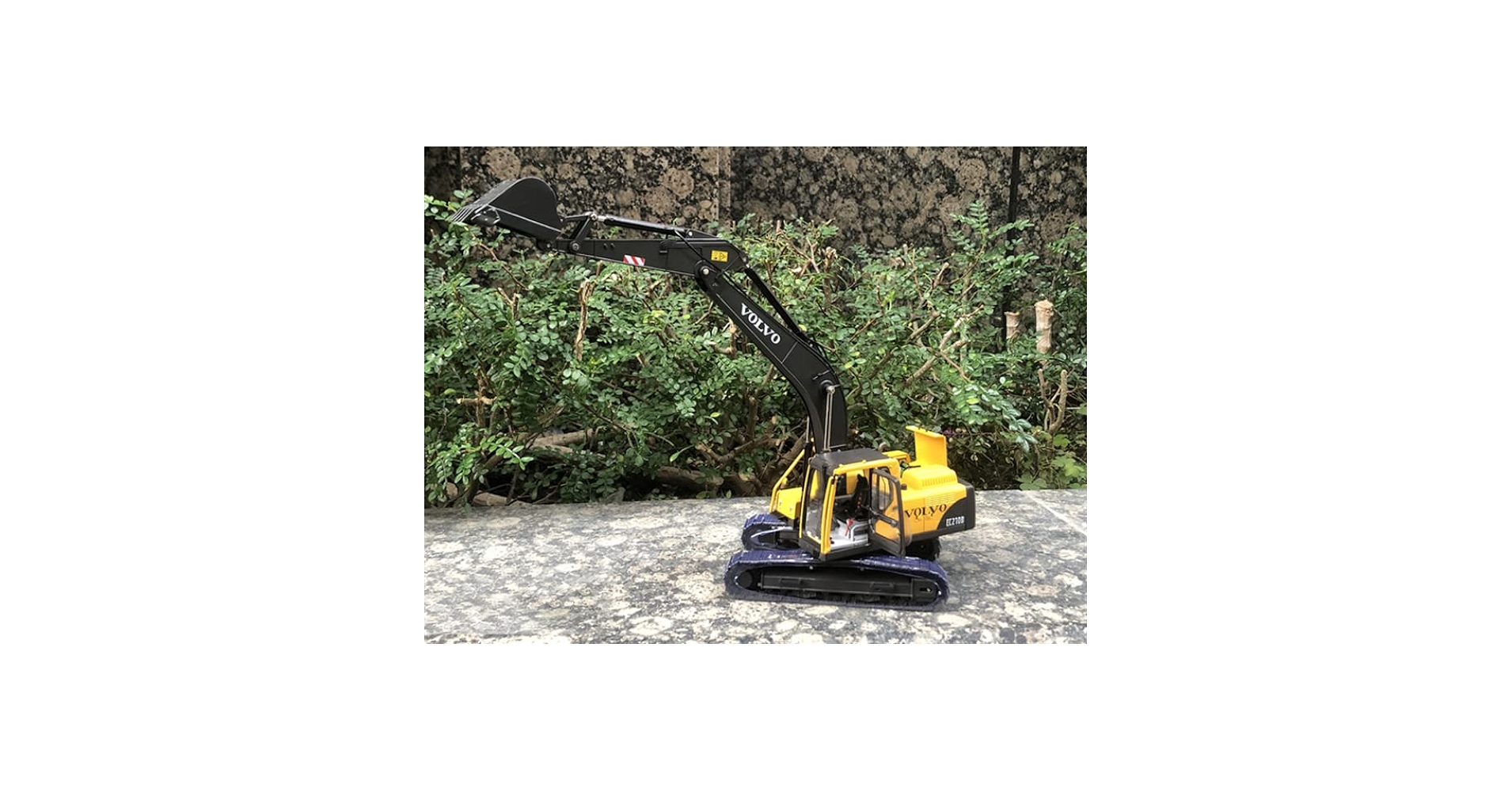 ミニカー 1/35 VOLVO ボルボ EC210B ショベルカー オリジナル Amazon.com: for Volvo EC210B Excavator 1/35 DIECAST Model